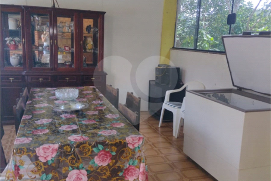 Casa à venda com 4 quartos, sendo 2 suítes,  no condomínio Cinco Lagos, Mairiporã - SP