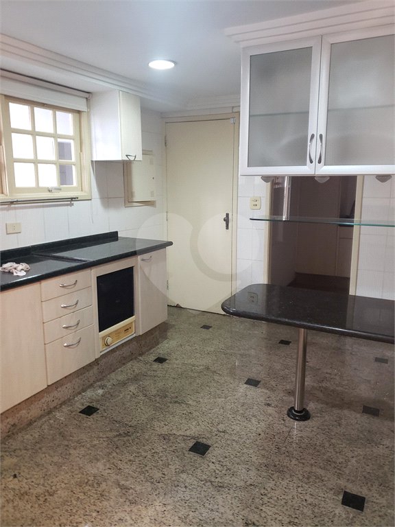 Casa à venda com 4 quartos, sendo 1 suíte,  em Vila Oliveira, Mogi das Cruzes, SP