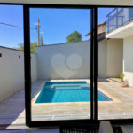Casa à venda com 3 quartos, sendo 2 suítes, no condomínio Residencial Marchant Buarque, Atibaia - SP