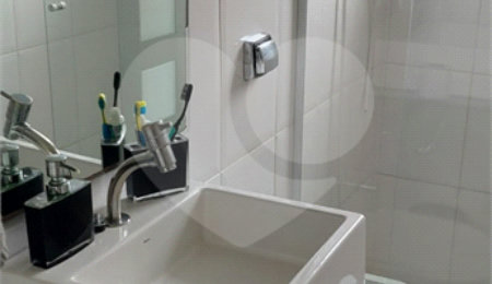 Sobrado à venda com 3 quartos, sendo 1 suíte,  em Vila Constança, São Paulo, SP