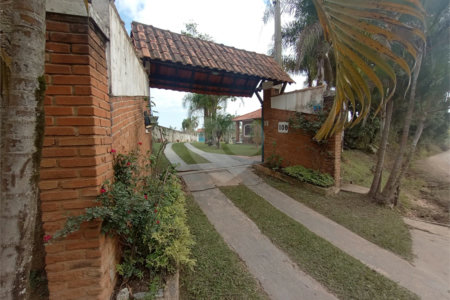 Chácara à venda com 6 quartos, sendo 1 suíte,  em Cercadinho, Alambari, SP