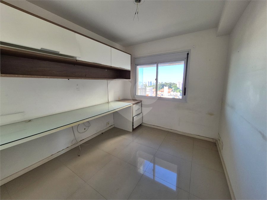 Apartamento à venda com 3 quartos, sendo 1 suíte,  em Jardim Olympia, São Paulo, SP