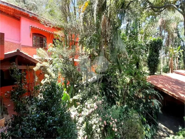 Casa Térrea à venda com 5 quartos, sendo 4 suítes,  em Serra da Cantareira, Mairiporã, SP