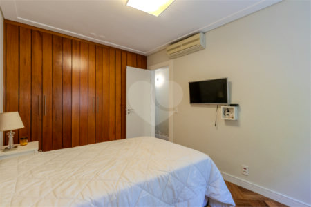 Casa à venda com 5 quartos, sendo 3 suítes, no condomínio Boulevard Saint Michael, São Paulo - SP