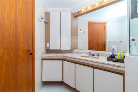 Apartamento à venda com 4 quartos, sendo 2 suítes, em Campo Belo, São Paulo, SP