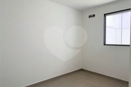 Casa duplex com 4 quartos, piscina e área gourmet, em condomínio com lazer completo e localização estratégica ao lado do Park Shopping.