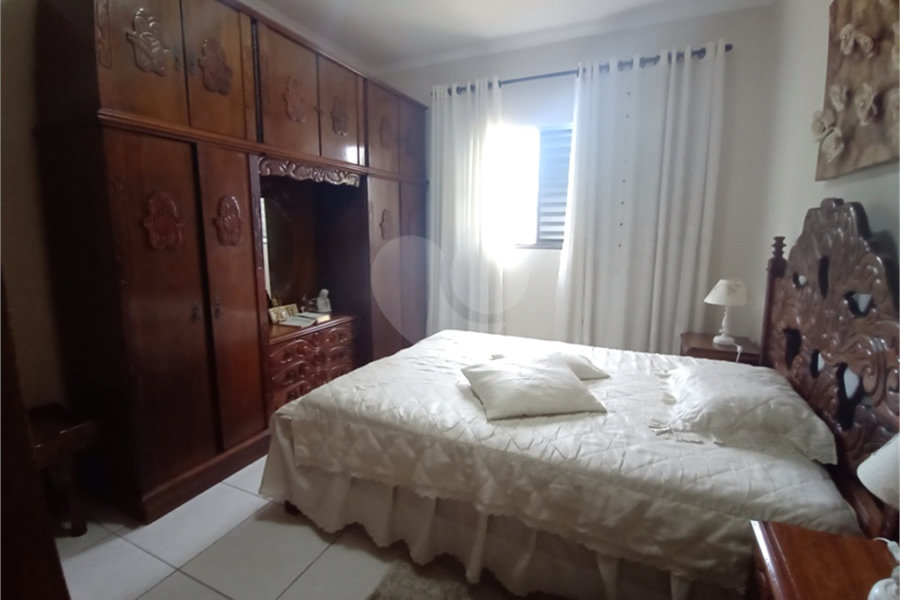 Sobrado à venda com 4 quartos, sendo 1 suíte, em Tremembé, São Paulo, SP