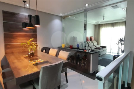 Sobrado à venda com 3 quartos, sendo 2 suítes,  em Vila Pires, Santo André, SP