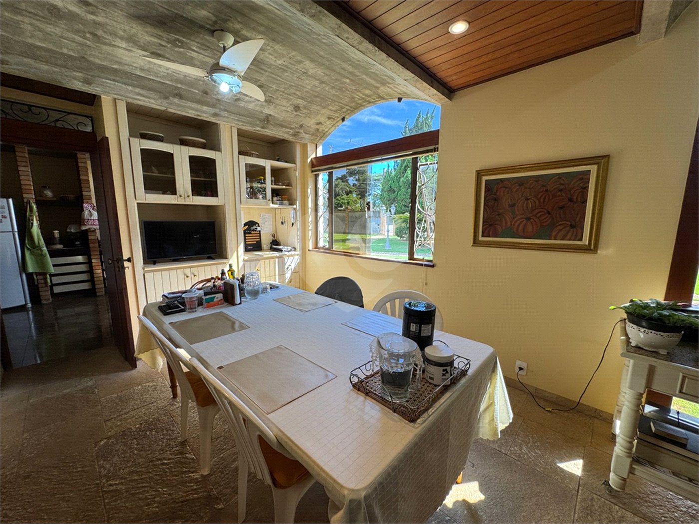 Casa à venda com 7 quartos, sendo 3 suítes,  em Jardim Colombo, Itapetininga, SP
