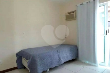 Cobertura à venda com 4 quartos, sendo 2 suítes,  em Algodoal, Cabo Frio, RJ