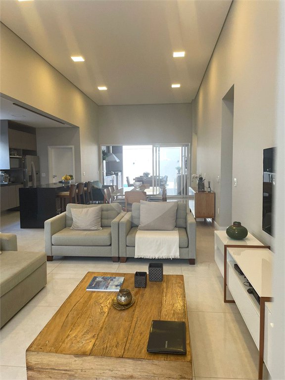 Casa à venda com 3 suítes em Medeiros, Jundiaí, SP