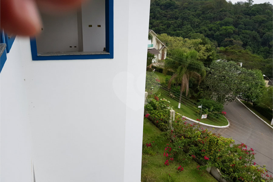 Casa à venda com 4 suítes no condomínio Suíça da Cantareira, Mairiporã - SP