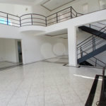 Casa à venda com 4 quartos, sendo 2 suítes, no condomínio Flamboyant, Atibaia - SP