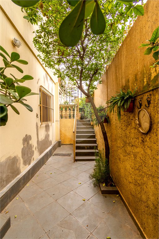 Casa à venda com 3 quartos, sendo 1 suíte, em São Judas, São Paulo, SP