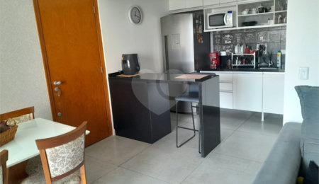 Apartamento à venda com 3 quartos, sendo 1 suíte,  em Jardim Marajoara, São Paulo, SP