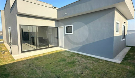 Casa em condomínio à venda com 3 quartos, sendo 1 suíte,  em Nova São Pedro, São Pedro da Aldeia, RJ