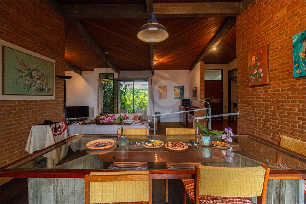 Casa à venda com 4 quartos, sendo 2 suítes, em Jardim Prudência, São Paulo, SP