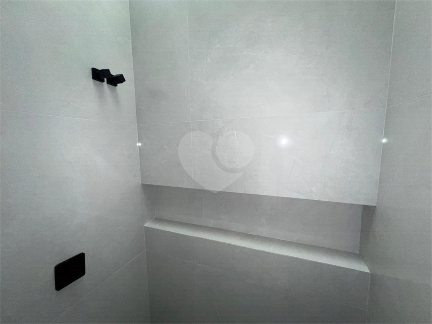 Casa à venda com 3 quartos, sendo 1 suíte, no condomínio Horto Florestal Villagio, Sorocaba - SP