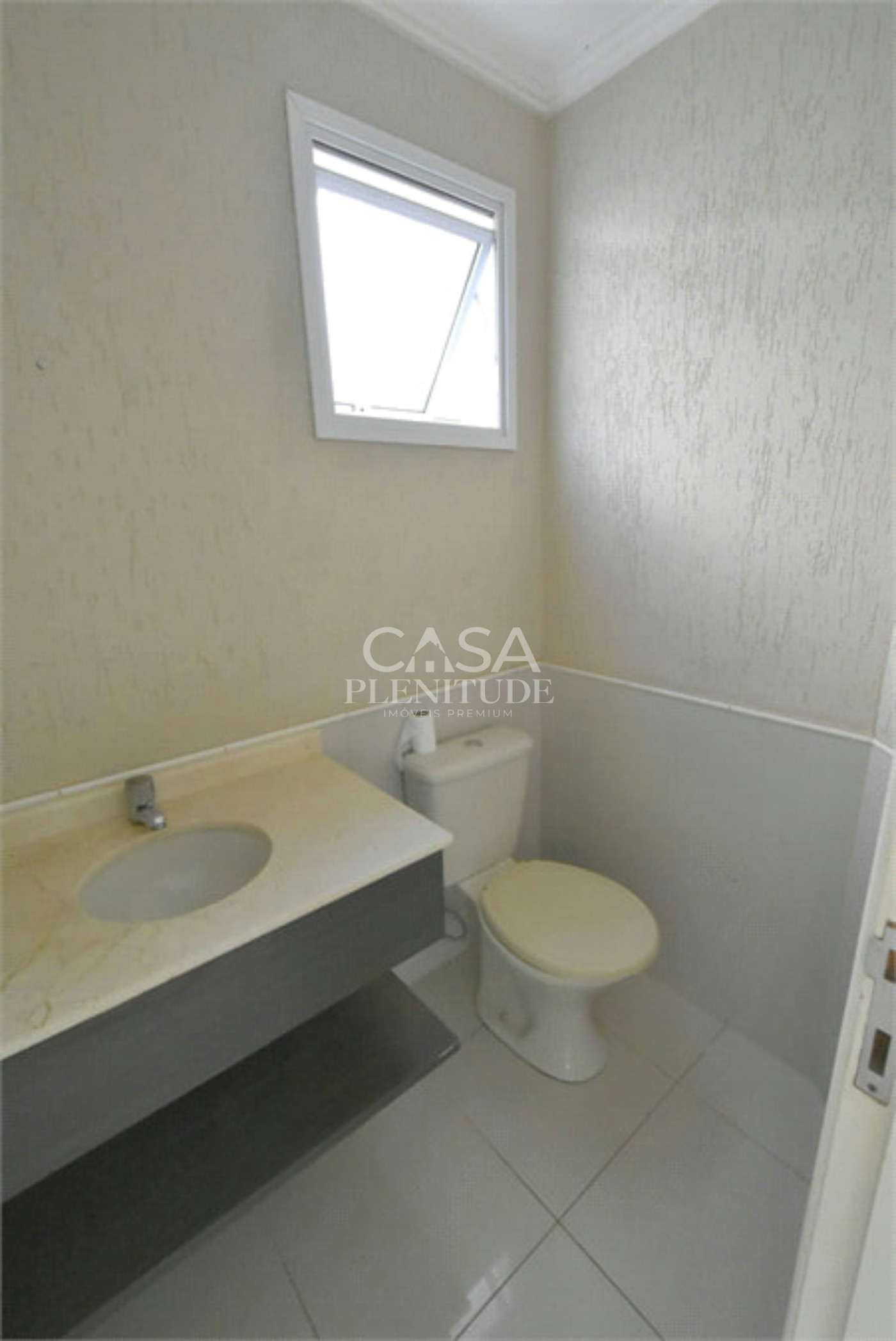 Sobrado à venda com 3 quartos, sendo 1 suíte, em Jardim Pagliato, Sorocaba, SP