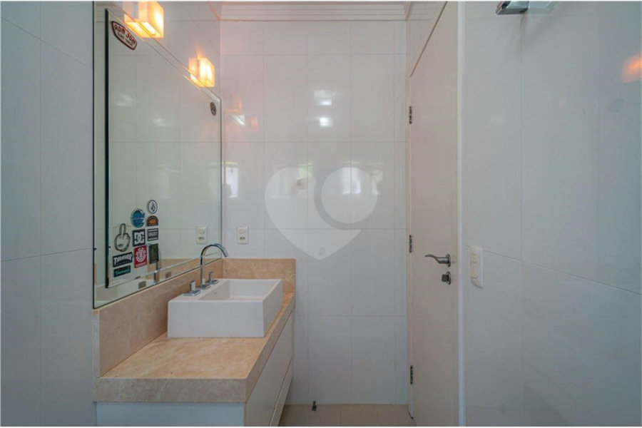 Casa para alugar com 5 quartos, sendo 4 suítes, no condomínio Colinas Japore, São Paulo - SP
