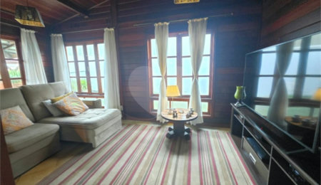 Casa à venda com 3 quartos, sendo 1 suíte,  no condomínio Estância Marambaia, Vinhedo - SP
