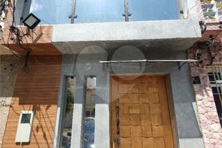 Sobrado à venda com 2 quartos, sendo 1 suíte,  em Vila Gomes Cardim, São Paulo, SP