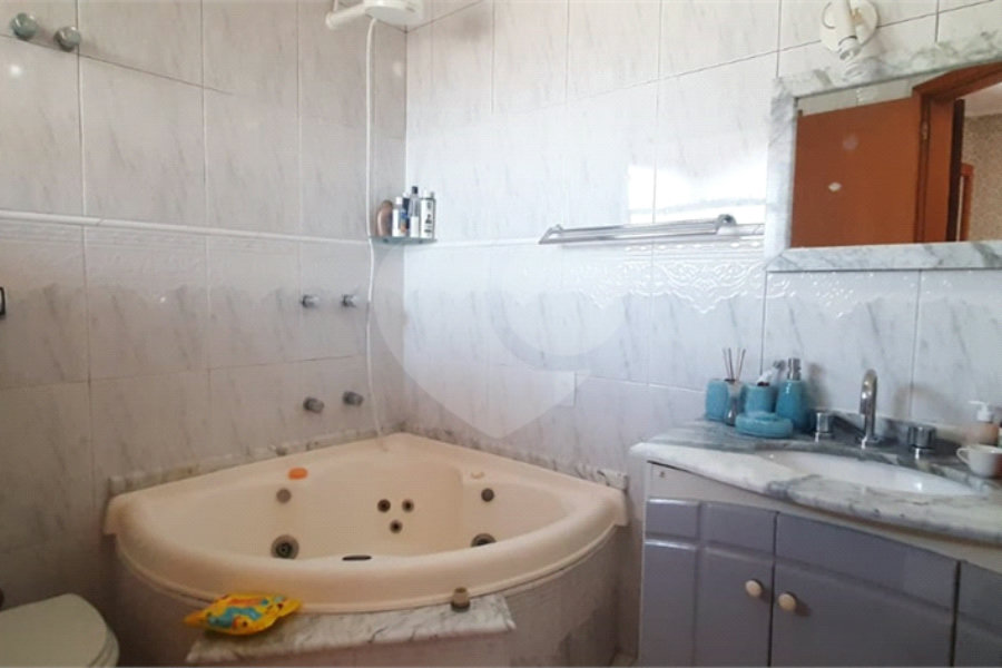 Casa à venda com 4 quartos, sendo 2 suítes,  em Jardim Paraíso, São Paulo, SP