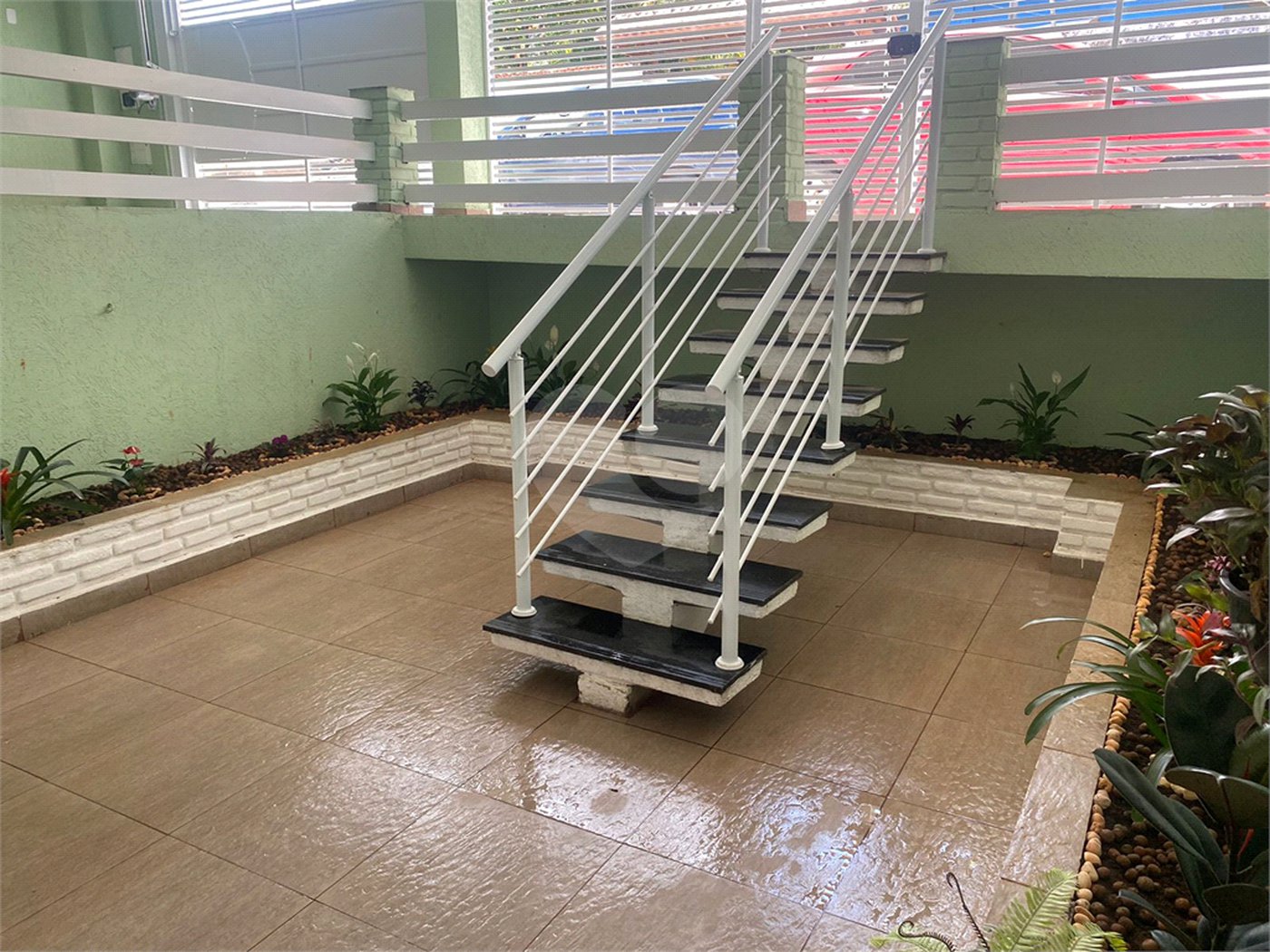 Casa à venda com 3 suítes em Vila Oceania, Poá, SP