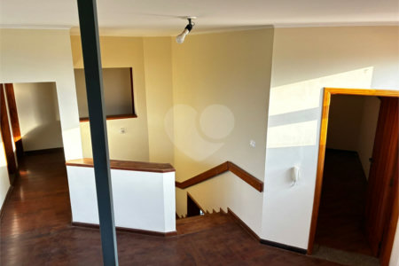 Sobrado para alugar com 4 quartos, sendo 2 suítes,  no Centro, Três Lagoas, MS