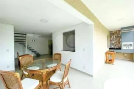 Cobertura Triplex com Mobilia parcial em Itapetinga Atibaia