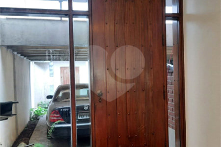 Sobrado à venda com 4 suítes em Interlagos, São Paulo, SP