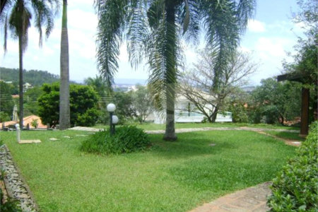 Casa à venda com 5 quartos, sendo 3 suítes, no condomínio Estância Marambaia, Vinhedo - SP
