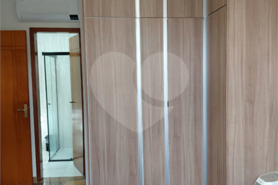 Casa à venda com 2 suítes no condomínio Residencial Guilhen, São Paulo - SP