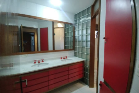 Sobrado à venda com 5 quartos, sendo 3 suítes, em Cidade Monções, São Paulo, SP