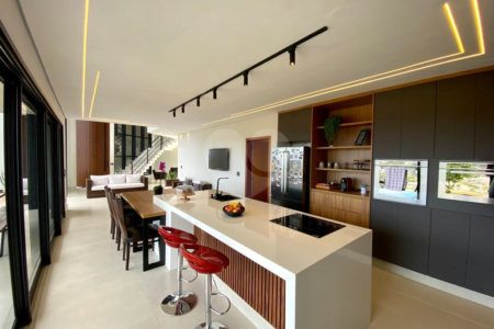 Casa à venda com 4 suítes em Monte Alegre, Vinhedo, SP