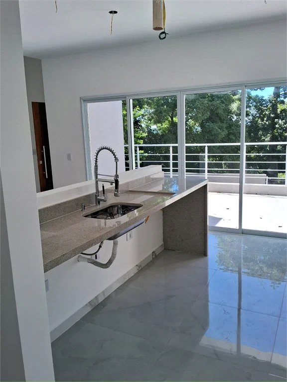 Casa Térrea à venda com 3 quartos, sendo 1 suíte,  em Parque Rizzo, Cotia, SP