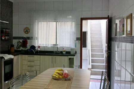 Sobrado à venda com 3 quartos, sendo 1 suíte, em Jardim Humaitá, São Paulo, SP