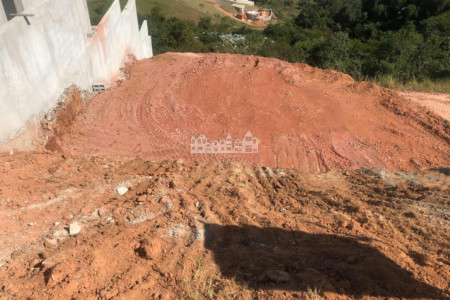 Terreno à venda no condomínio Alto da Floresta, Bom Jesus dos Perdões - SP