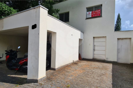 Sobrado à venda com 8 quartos em Vila Tramontano, São Paulo, SP