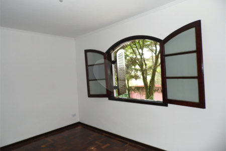 Casa à venda com 5 quartos, sendo 3 suítes, em Vila São Francisco, São Paulo, SP
