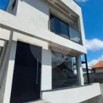 Casa à venda com 3 quartos, sendo 1 suíte,  no condomínio Terras de São Fernando, Cotia - SP