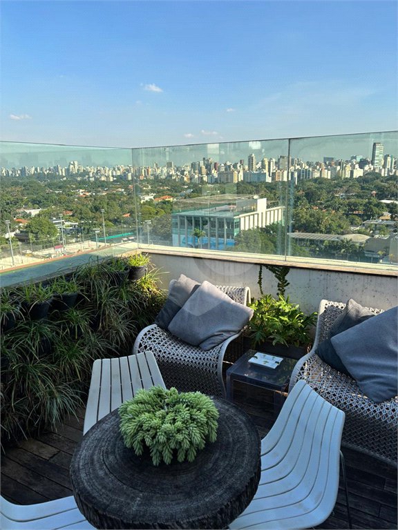 Apartamento à venda com 3 quartos, sendo 1 suíte, em Cerqueira César, São Paulo, SP