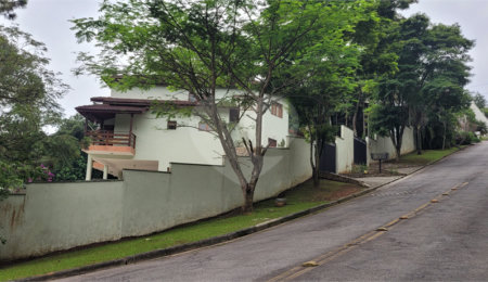 Casa à venda com 4 quartos, sendo 2 suítes,  no condomínio Alpes da Cantareira, Mairiporã - SP