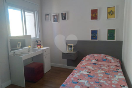 Apartamento à venda com 4 quartos, sendo 3 suítes,  em Vila Nova Socorro, Mogi das Cruzes, SP