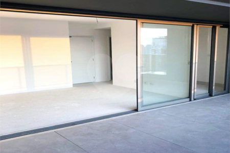 Apartamento à venda com 3 suítes em Brooklin, São Paulo, SP
