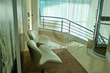 Casa à venda com 3 suítes no condomínio Figueira Garden, Atibaia - SP