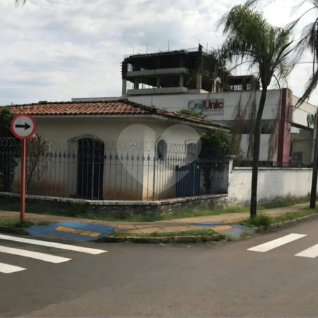 CASA À VENDA COLOCADA COM A SANTA CASA