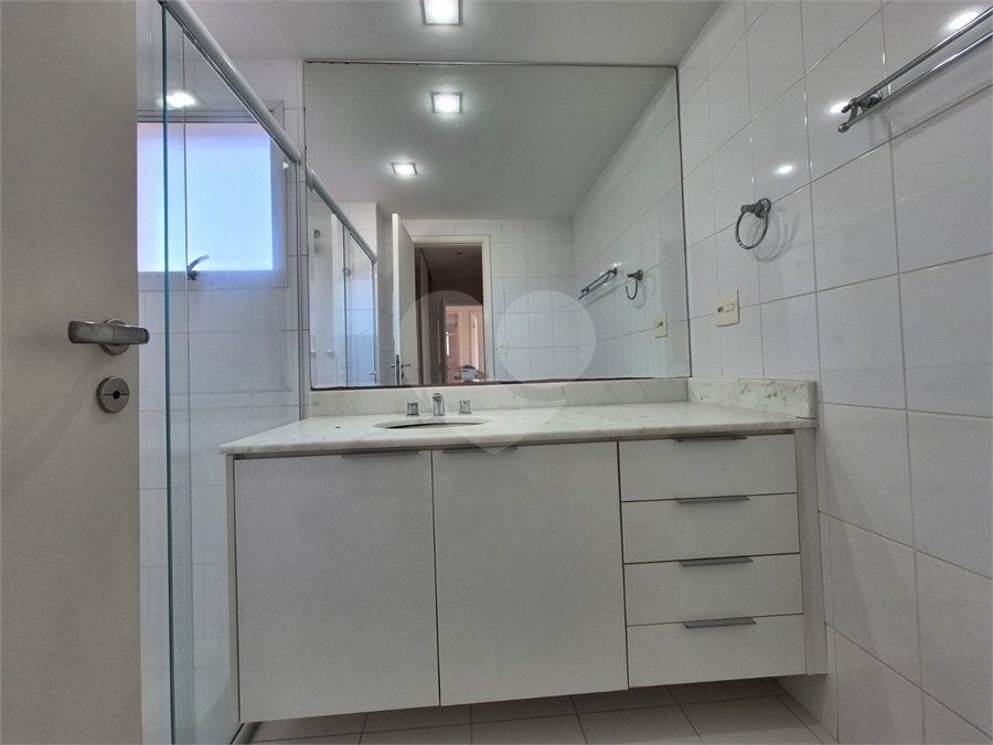 Apartamento à venda com 3 quartos, sendo 1 suíte,  em Jardim Olympia, São Paulo, SP