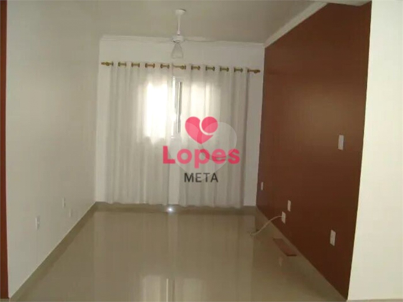 Casa à venda com 3 quartos, sendo 2 suítes, no condomínio Floradas Paratey, São José dos Campos - SP