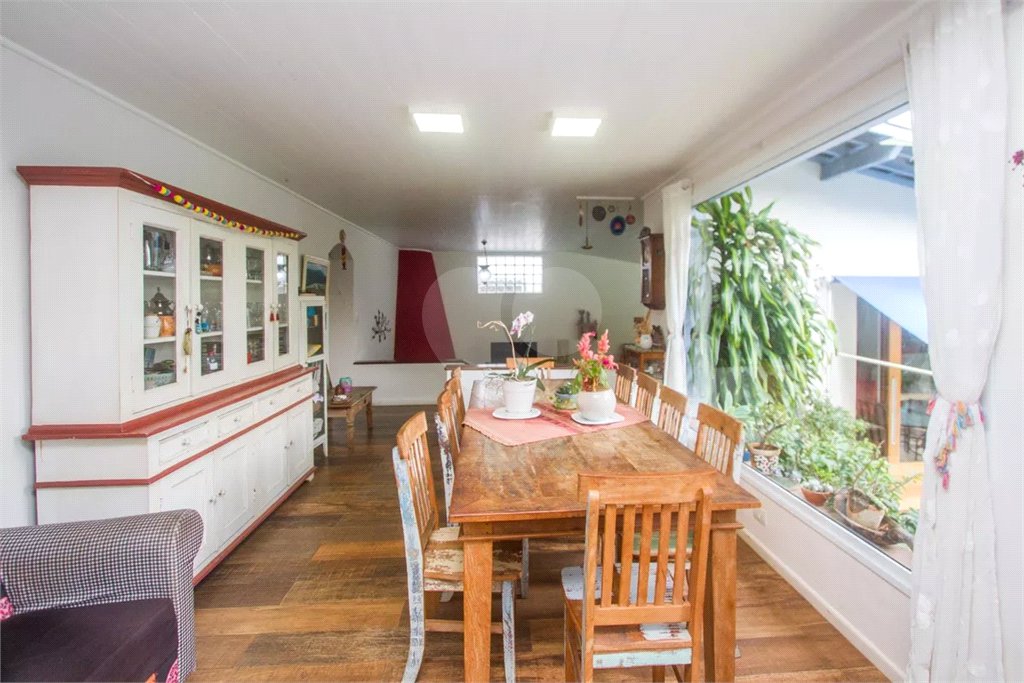Casa à venda com 4 quartos, sendo 2 suítes, em Chácara Flora, São Paulo, SP